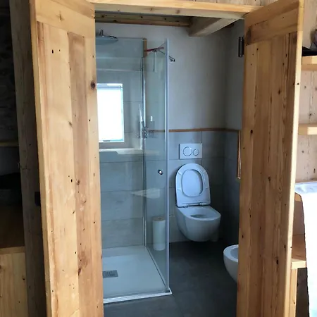 Ceda Cmadins לינה וארוחת בוקר