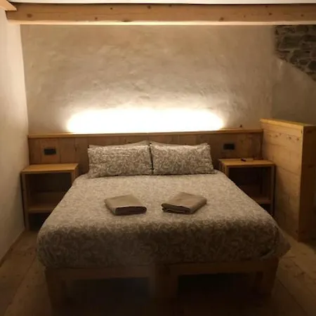 Ceda Cmadins לינה וארוחת בוקר Costa (Belluno)